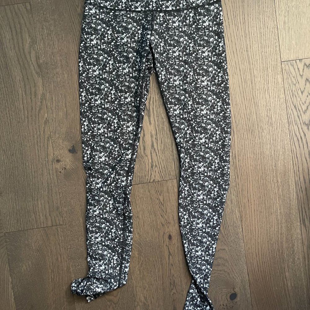 Lululemon sequin pattern leggings